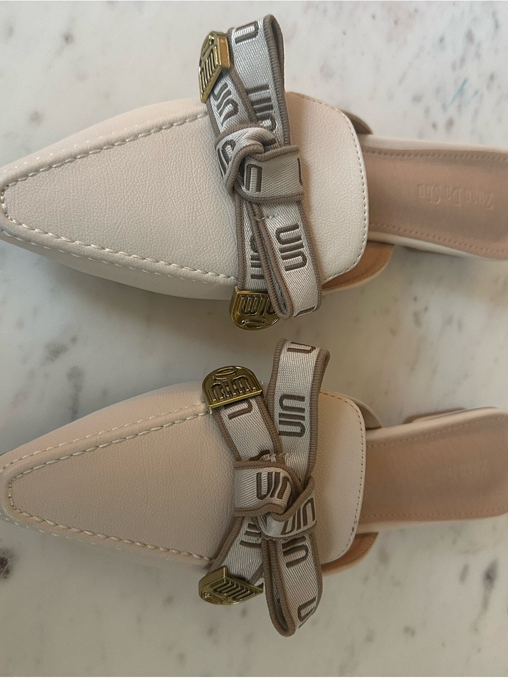 Source Unknown Cream Pointed-Toe Slip-On Mules with Logo Ribbon